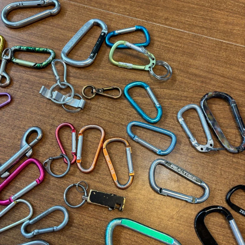 Mixed Color Aluminum Carabiner Key & Card Holder Set